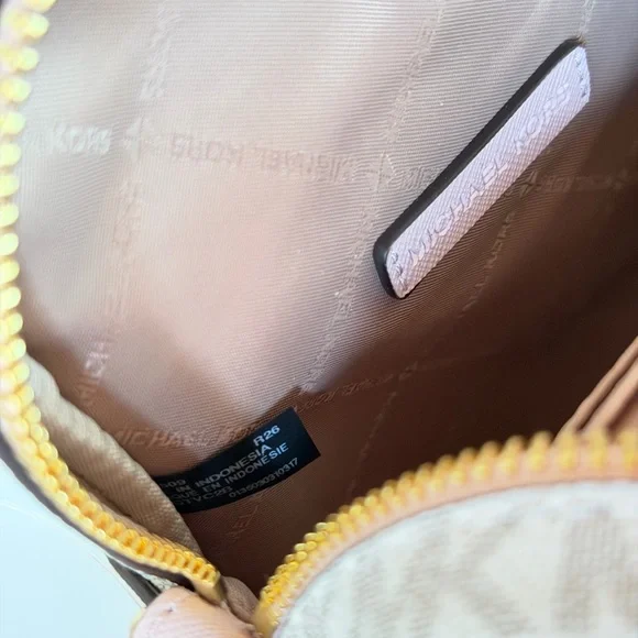 Michael Kors Jet Set Travel MD Flight Chain Crossbody Bag MK Vanilla/Pink - Picture 12 of 15